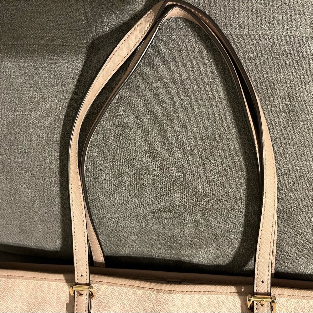 Michael Kors Beige and Gold Logo Tote used good condition - Picture 10 of 12
